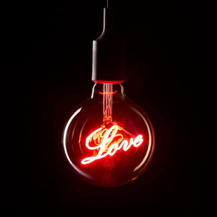 LAMPADINA SOSPENSIONE LOVE LED