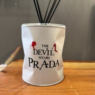 PRETTY LITTLE SCENTS - PROFUMATORE IL DIAVOLO VESTE PRADA