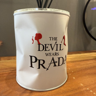 PRETTY LITTLE SCENTS - PROFUMATORE IL DIAVOLO VESTE PRADA