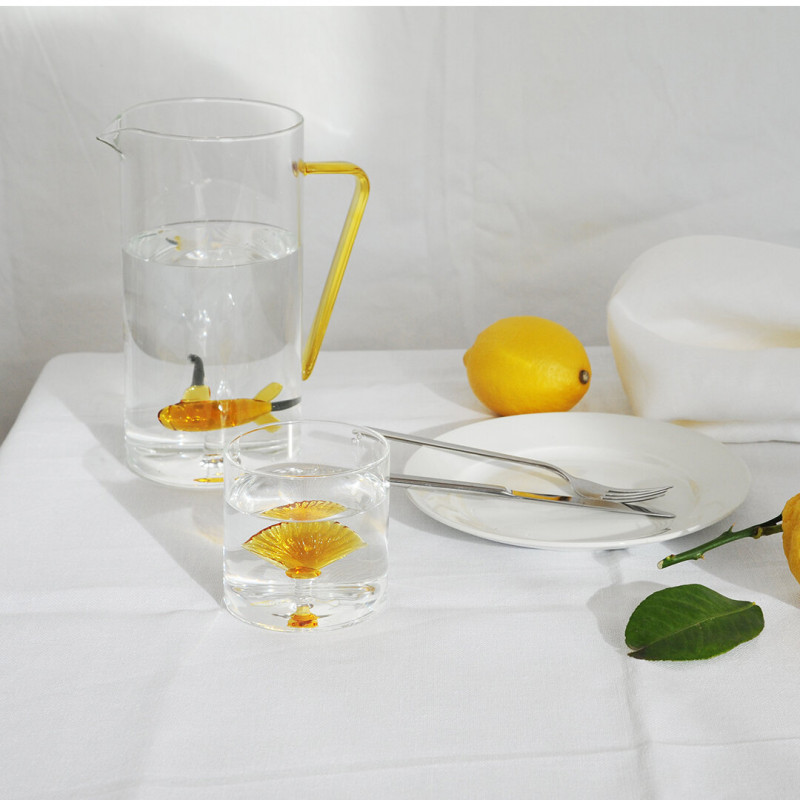 Bicchiere SEAHORSE Bicchiere in vetro borosilicato con cavalluccio in vetro colorato all’interno 250 ml Ø 8 x h 8 Capacità Misure