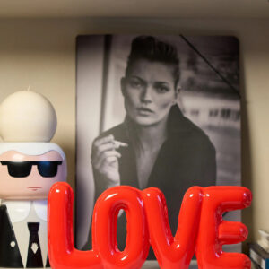 SCRITTA DECORATIVA LOVE RED