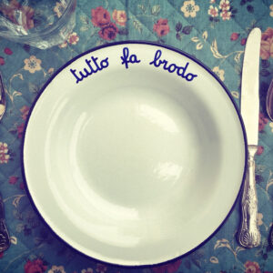 PIATTO SMALTATO "TUTTO FA BRODO"