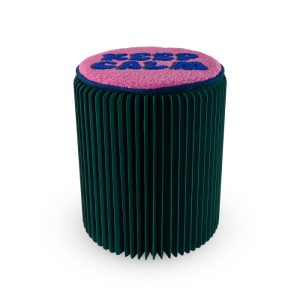 SGABELLO PIEGHEVOLE IN CARTA CON CUSCINO KEEP CALM