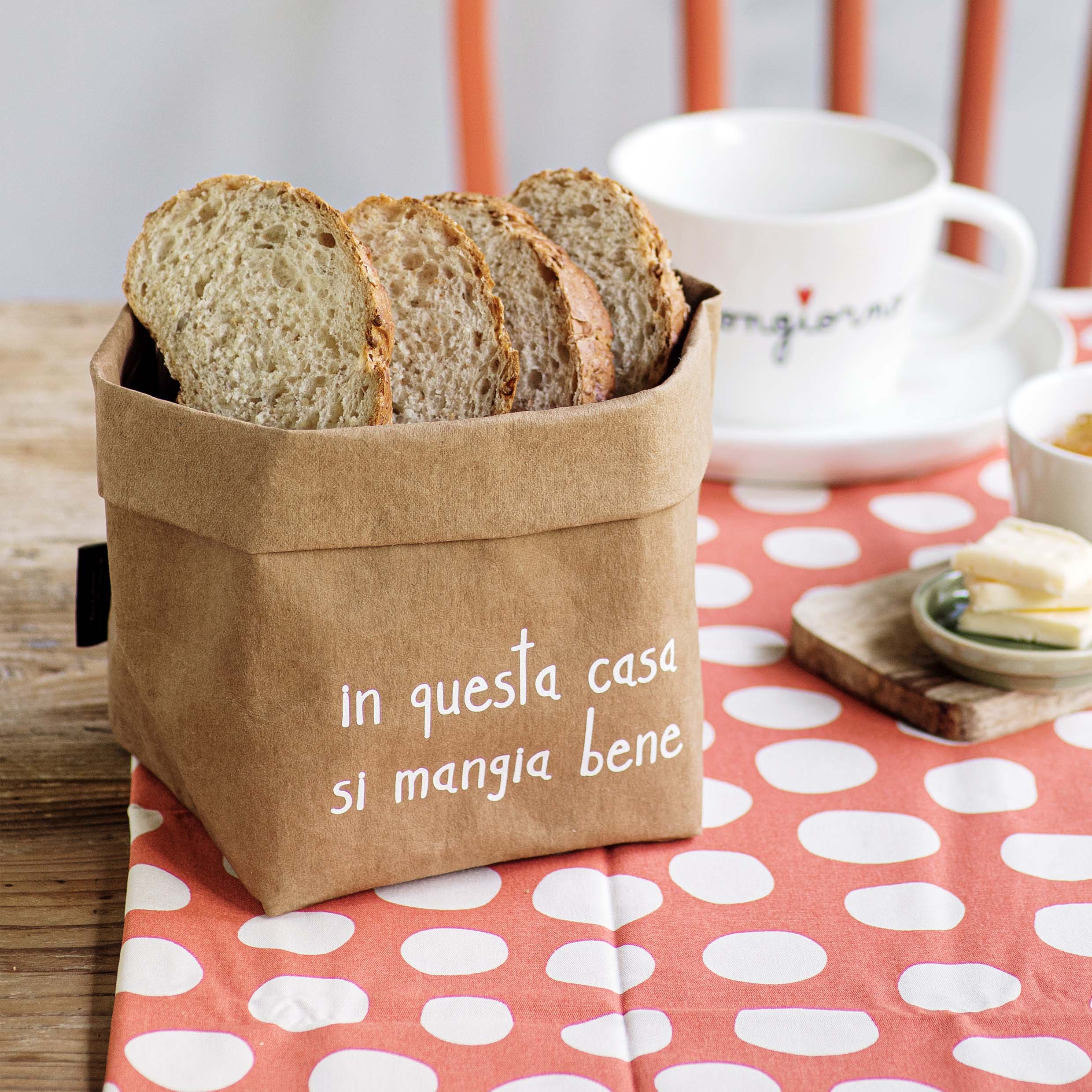 CONTENITORE IN CELLULOSA "IN QUESTA CASA SI MANGIA BENE" 15x15 AVANA