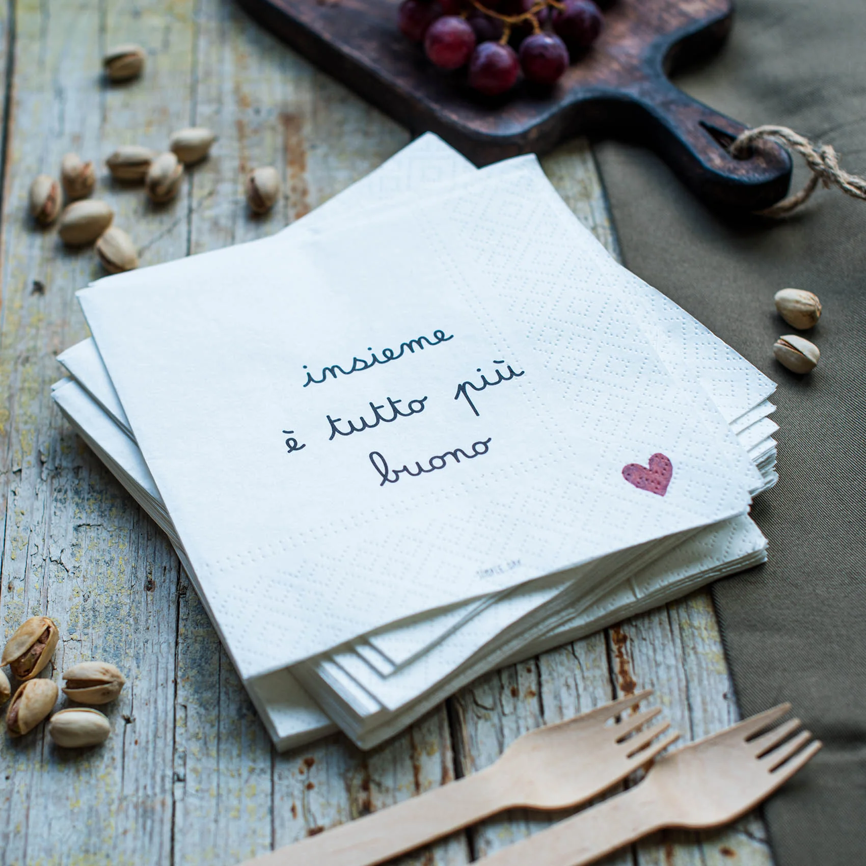 SET 20 TOVAGLIOLI CARTA "INSIEME E' TUTTO PIU' BUONO" - immagine 2