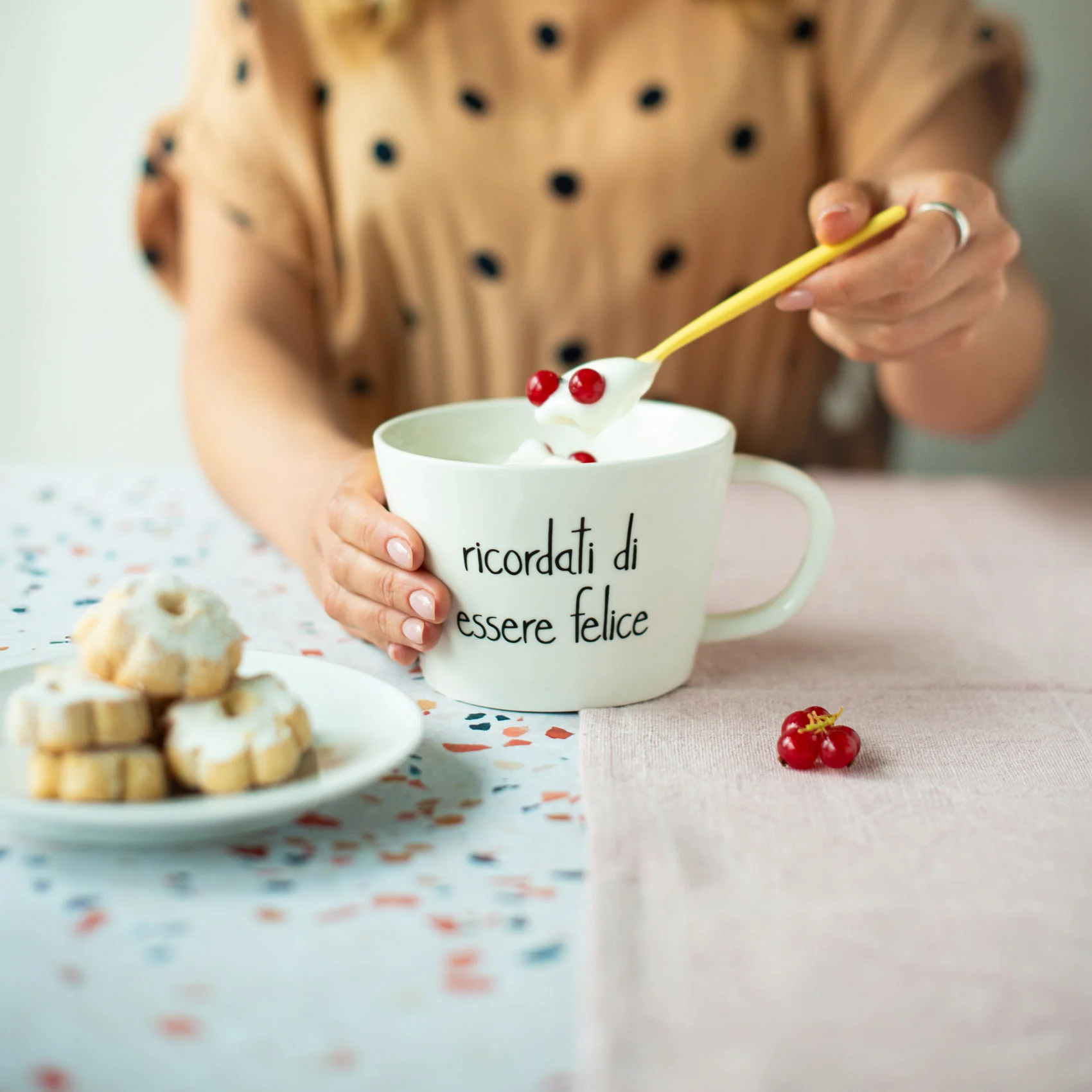 TAZZA COLAZIONE "RICORDATI DI ESSERE FELICE" 500ML